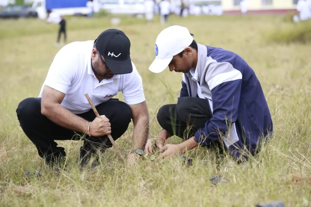 30 000 arbres plantés à Ambatomitsangana